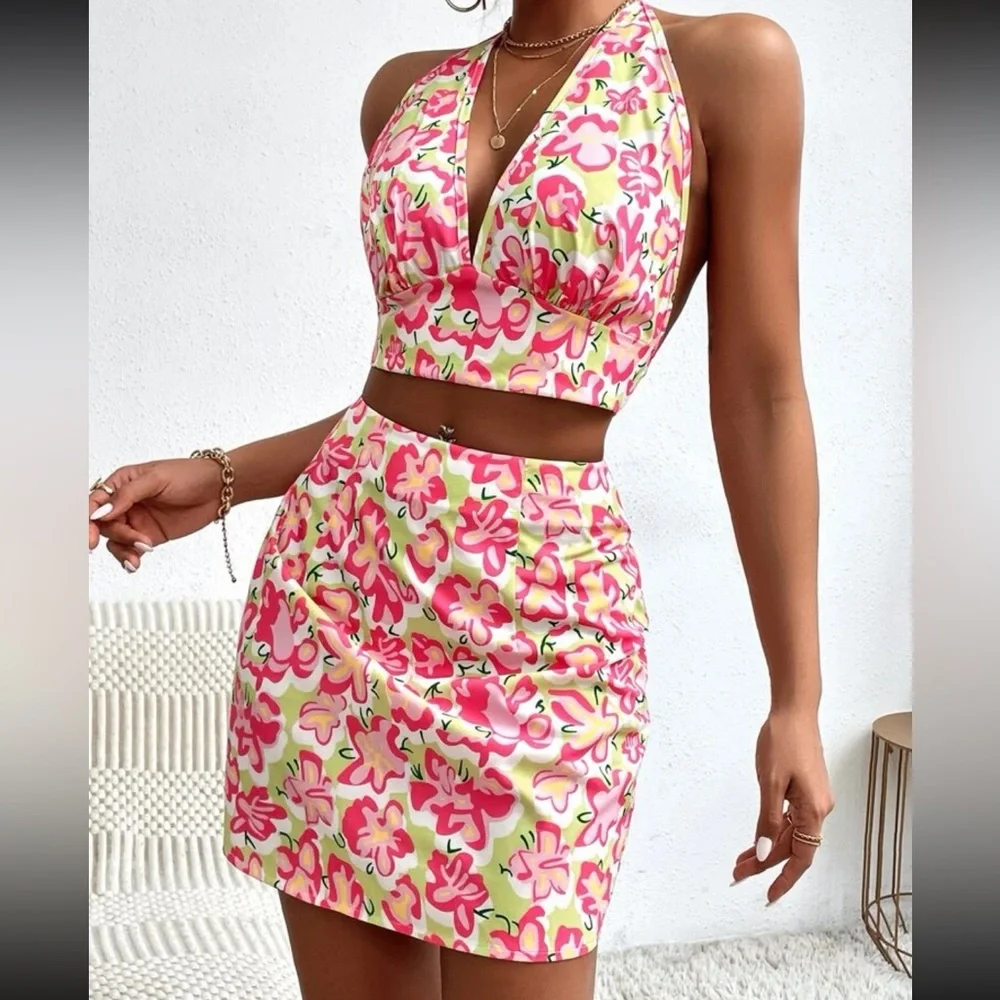 boho funky floral two piece set - adjustable halter crop top and mini skirt NWOT - Picture 4 of 4